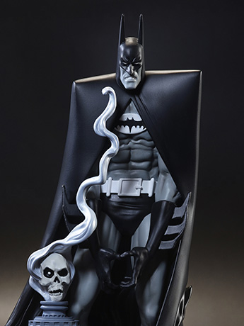 Batman Black & White Batman (Bill Sienkiewicz) 1/10 Scale Limited Edition Statue Gallery Image 2