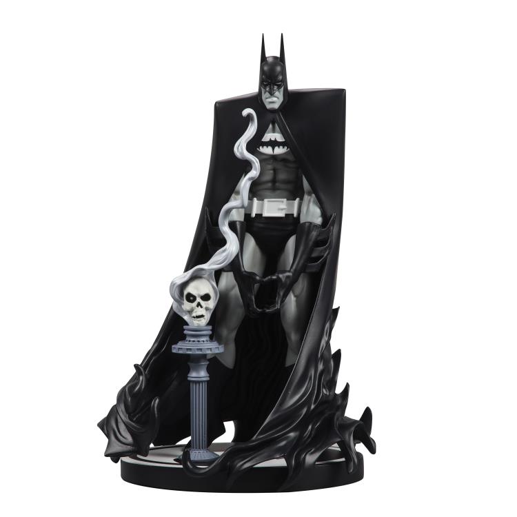 Batman Black & White Batman (Bill Sienkiewicz) 1/10 Scale Limited Edition Statue Gallery Image 7