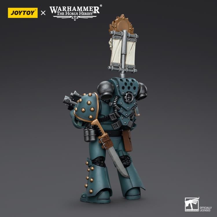 Warhammer: The Horus Heresy Sons of Horus MKIV Tactical Squad Legionary with Legion Vexilla 1/18 Scale Action Figure Gallery Image 5