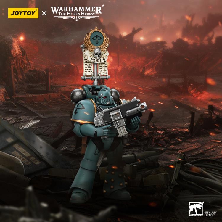 Warhammer: The Horus Heresy Sons of Horus MKIV Tactical Squad Legionary with Legion Vexilla 1/18 Scale Action Figure Gallery Image 3