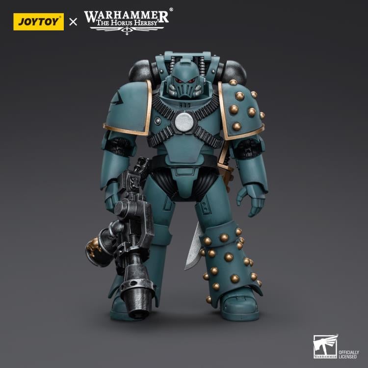Warhammer: The Horus Heresy Sons of Horus MKIV Tactical Squad Legionary with Flamer 1/18 Scale Action Figure Gallery Image 6