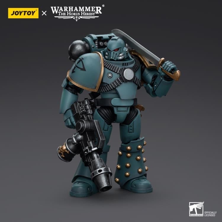 Warhammer: The Horus Heresy Sons of Horus MKIV Tactical Squad Legionary with Flamer 1/18 Scale Action Figure Gallery Image 4