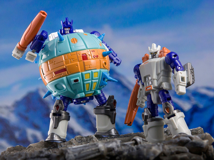 DW-E29 Destroy Planet & DW-E01M Destroy Emperor Figure Set Gallery Image 1