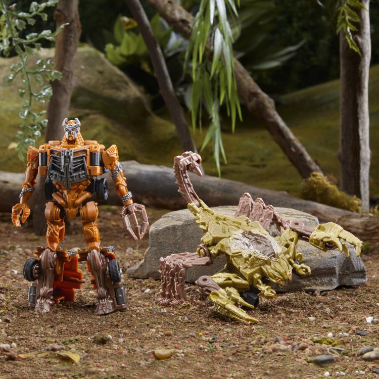 Transformers: Rise of the Beasts Beast Alliance Beast Combiners Scourge & Scorponok Two-Pack Gallery Image 6
