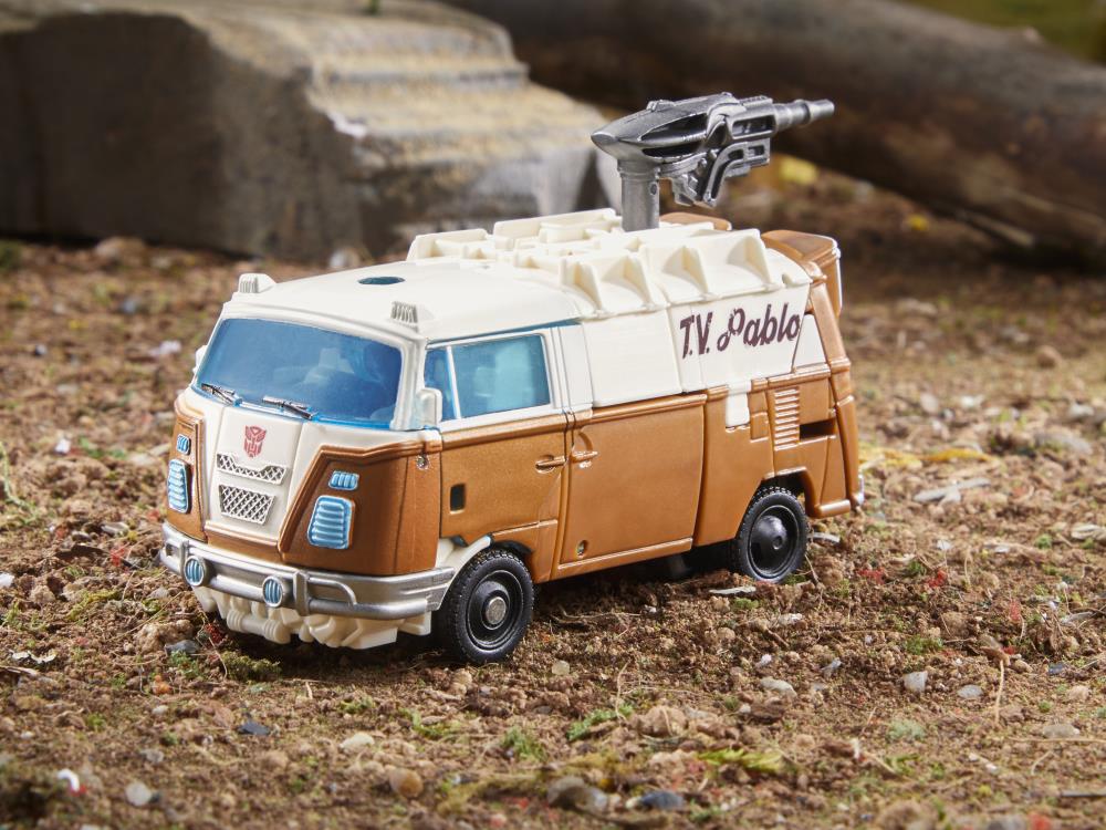 Transformers: Rise of the Beasts Wheeljack Exclusive Gallery Image 7