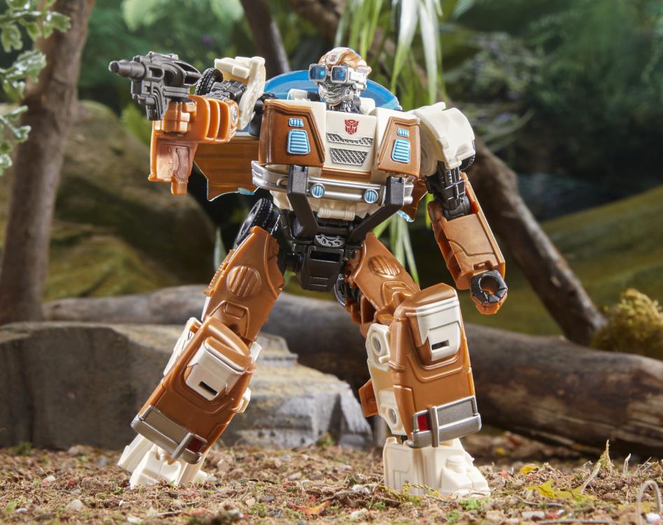 Transformers: Rise of the Beasts Wheeljack Exclusive Gallery Image 3