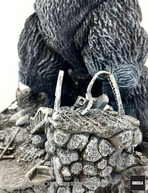 Godzilla (1954) Omega Beast Series Godzilla Train Biter (B/W Film 70th Anniversary Ver.) Limited Edition Statue Gallery Image 9