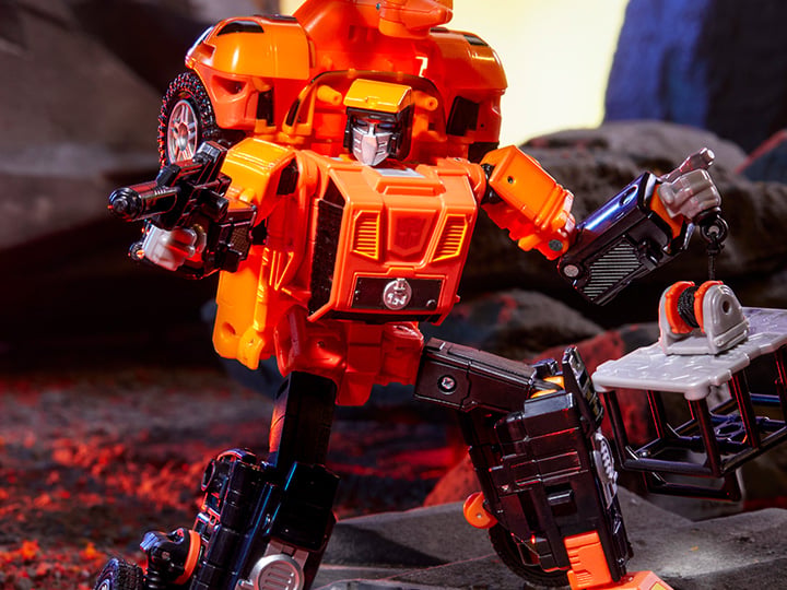 Transformers: Legacy United Leader G1 Triple Changer Sandstorm Gallery Image 1