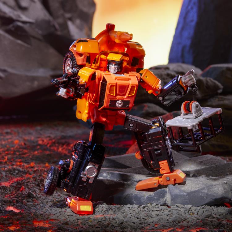 Transformers: Legacy United Leader G1 Triple Changer Sandstorm Gallery Image 3