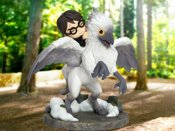 Harry Potter D-Stage DS-152 Harry & Buckbeak Statue Gallery Image 1