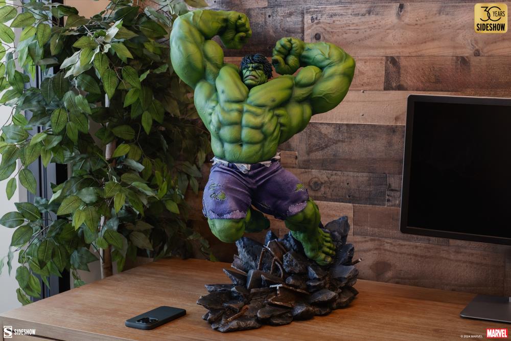 Marvel Premium Format Hulk (Classic) 1/4 Scale Statue Gallery Image 15