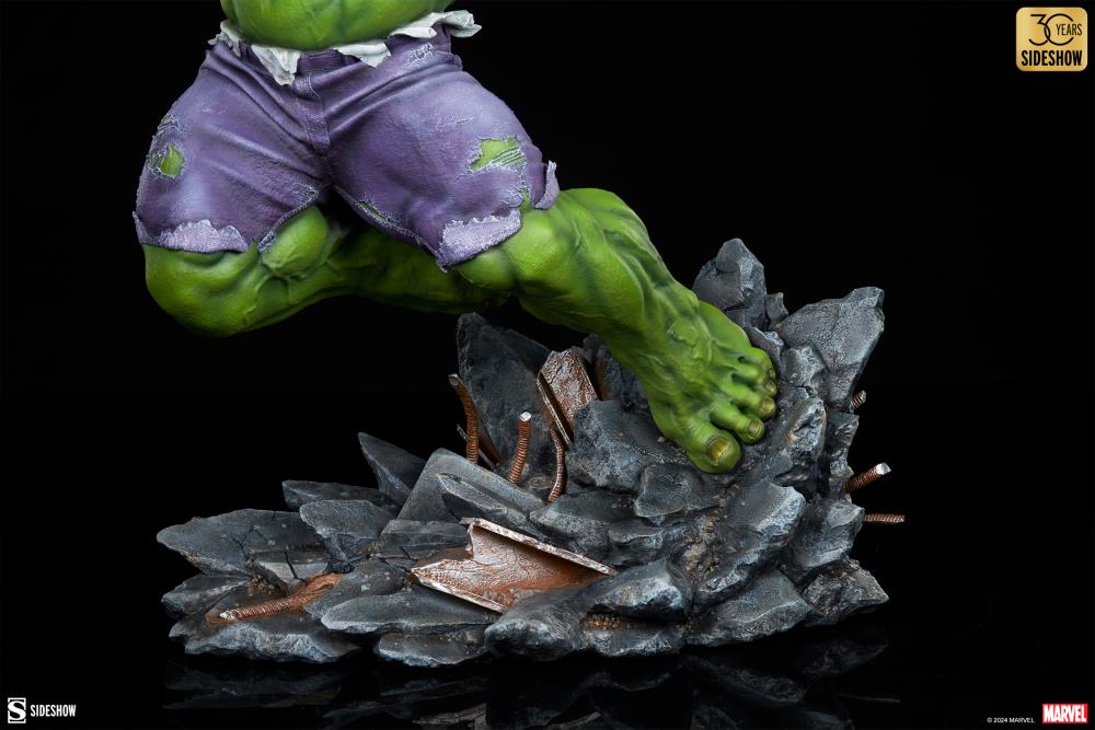 Marvel Premium Format Hulk (Classic) 1/4 Scale Statue Gallery Image 11