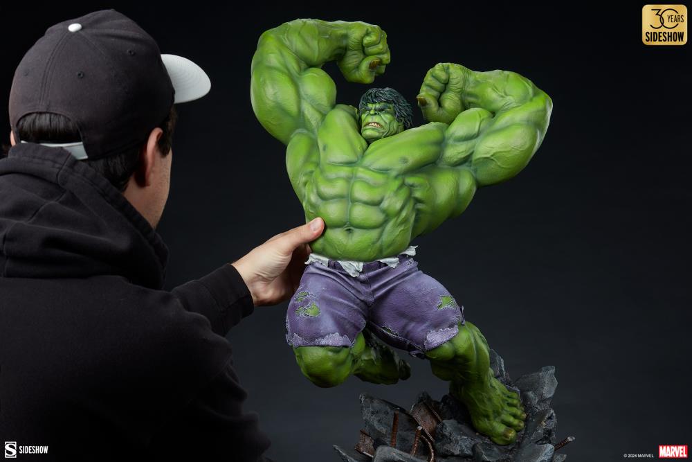 Marvel Premium Format Hulk (Classic) 1/4 Scale Statue Gallery Image 13