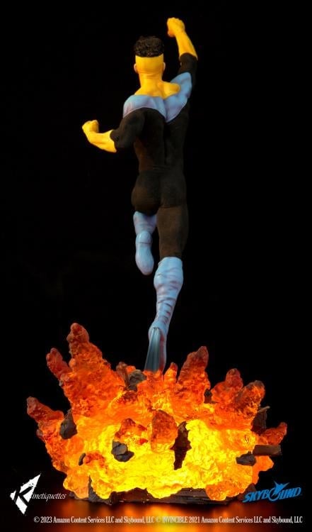 Invincible Mark Grayson 1/4 Scale Statue Gallery Image 7