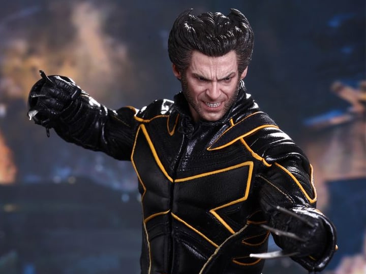 X-Men: The Last Stand MMS187 Wolverine 1/6th Scale Limited Edition Collectible Figure Gallery Image 1