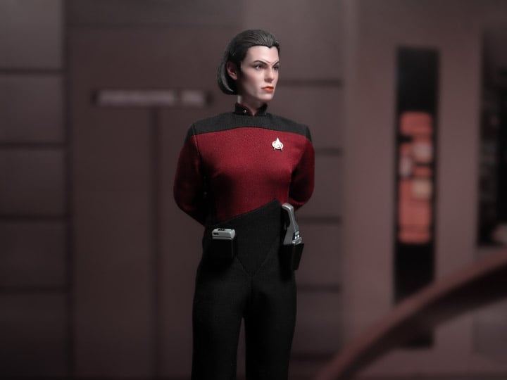 Star Trek: The Next Generation Ensign Ro Laren 1/6 Scale Figure Gallery Image 1