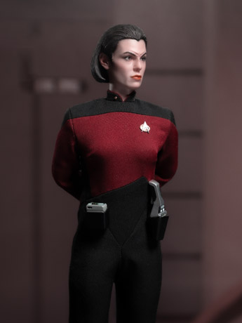 Star Trek: The Next Generation Ensign Ro Laren 1/6 Scale Figure Gallery Image 2