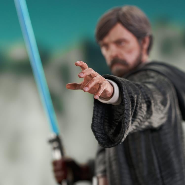 Star Wars: The Last Jedi Milestones Luke Skywalker (Crait) 1/6 Scale Limited Edition Statue Gallery Image 9