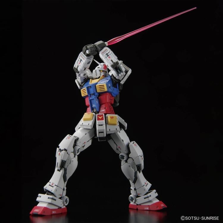 Mobile Suit Gundam RG RX-78-2 Gundam (Ver.2.0) 1/144 Scale Model Kit Gallery Image 6