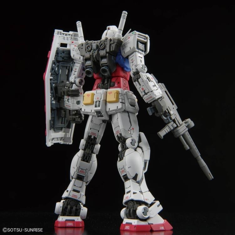 Mobile Suit Gundam RG RX-78-2 Gundam (Ver.2.0) 1/144 Scale Model Kit Gallery Image 5
