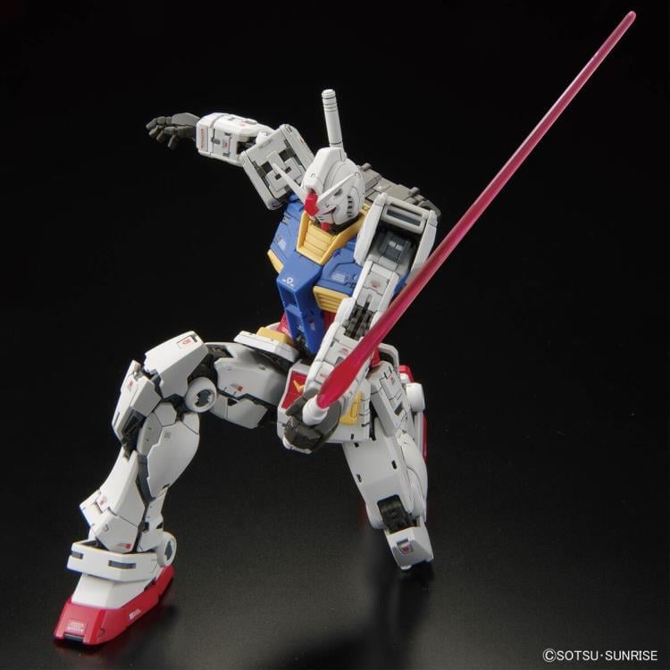 Mobile Suit Gundam RG RX-78-2 Gundam (Ver.2.0) 1/144 Scale Model Kit Gallery Image 7