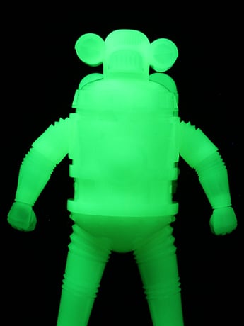 Ultraman Z Vinyl Odyssey Sevenger (Glow-in-the-Dark Ver.) Limited