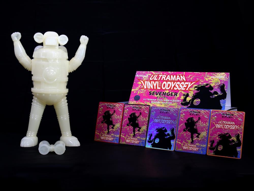 Ultraman Z Vinyl Odyssey Sevenger (Glow-in-the-Dark Ver.) Limited