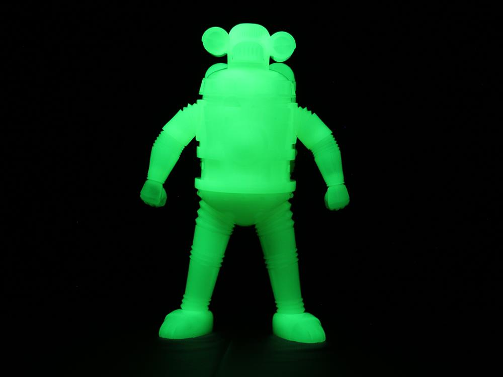 Ultraman Z Vinyl Odyssey Sevenger (Glow-in-the-Dark Ver.) Limited