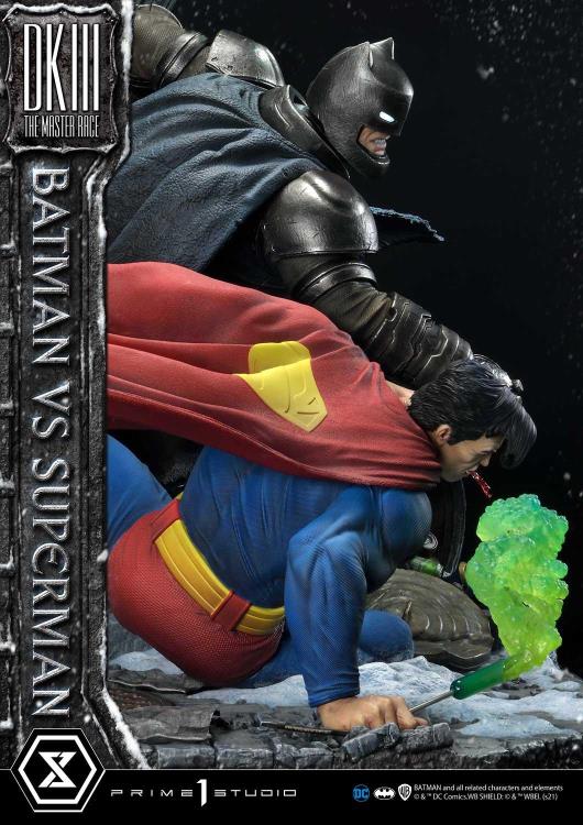 Batman: The Dark Knight Returns Ultimate Diorama Masterline Batman vs. Superman 1/3 Scale Statue Gallery Image 17