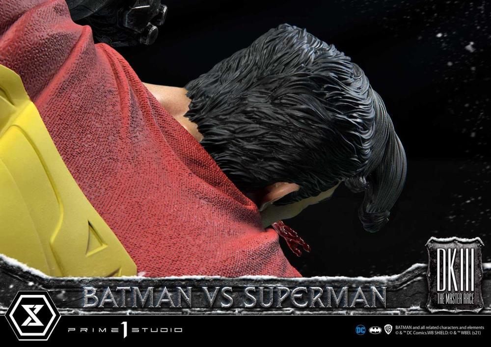Batman: The Dark Knight Returns Ultimate Diorama Masterline Batman vs. Superman 1/3 Scale Statue Gallery Image 13