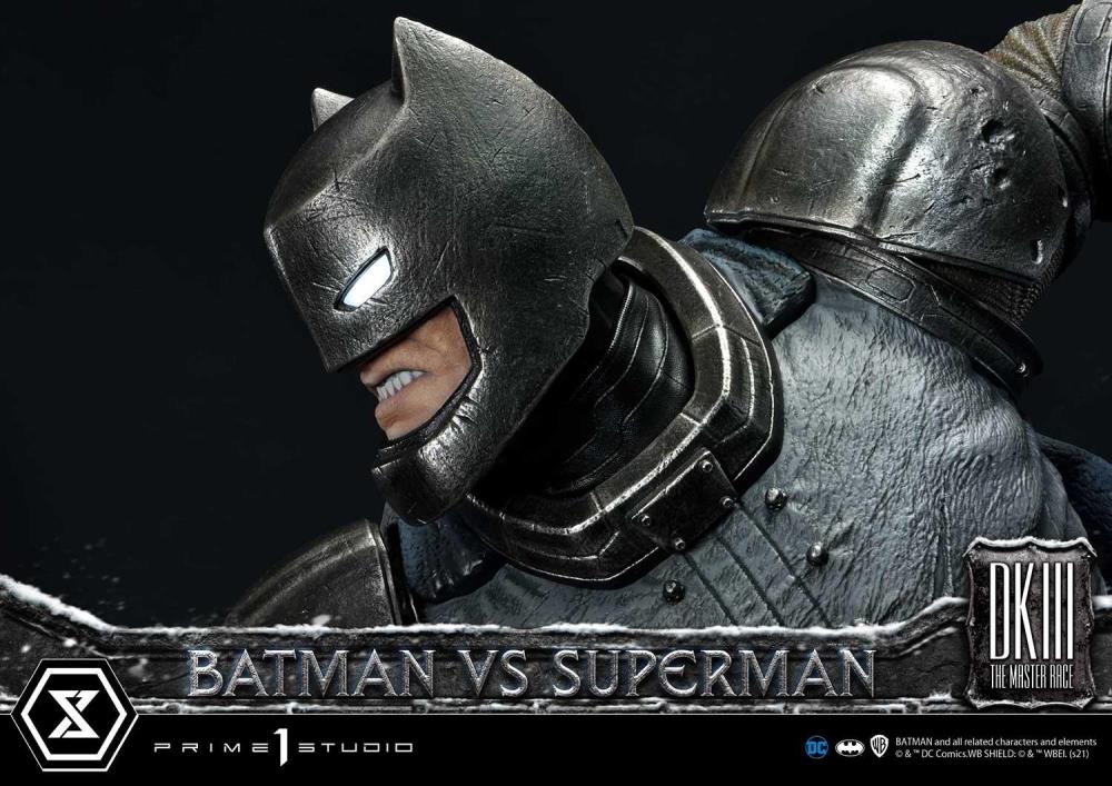 Batman: The Dark Knight Returns Ultimate Diorama Masterline Batman vs. Superman 1/3 Scale Statue Gallery Image 8