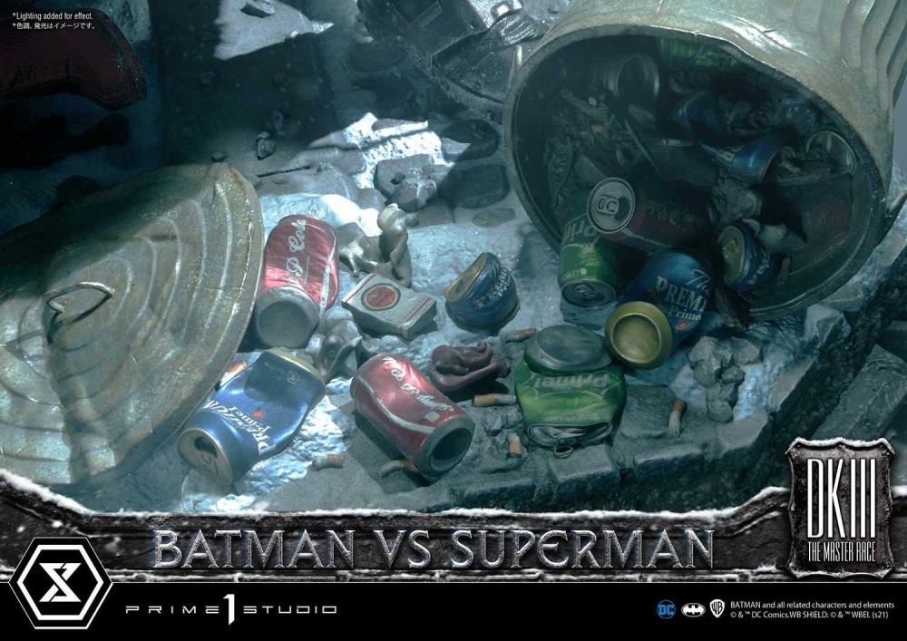 Batman: The Dark Knight Returns Ultimate Diorama Masterline Batman vs. Superman 1/3 Scale Statue Gallery Image 45