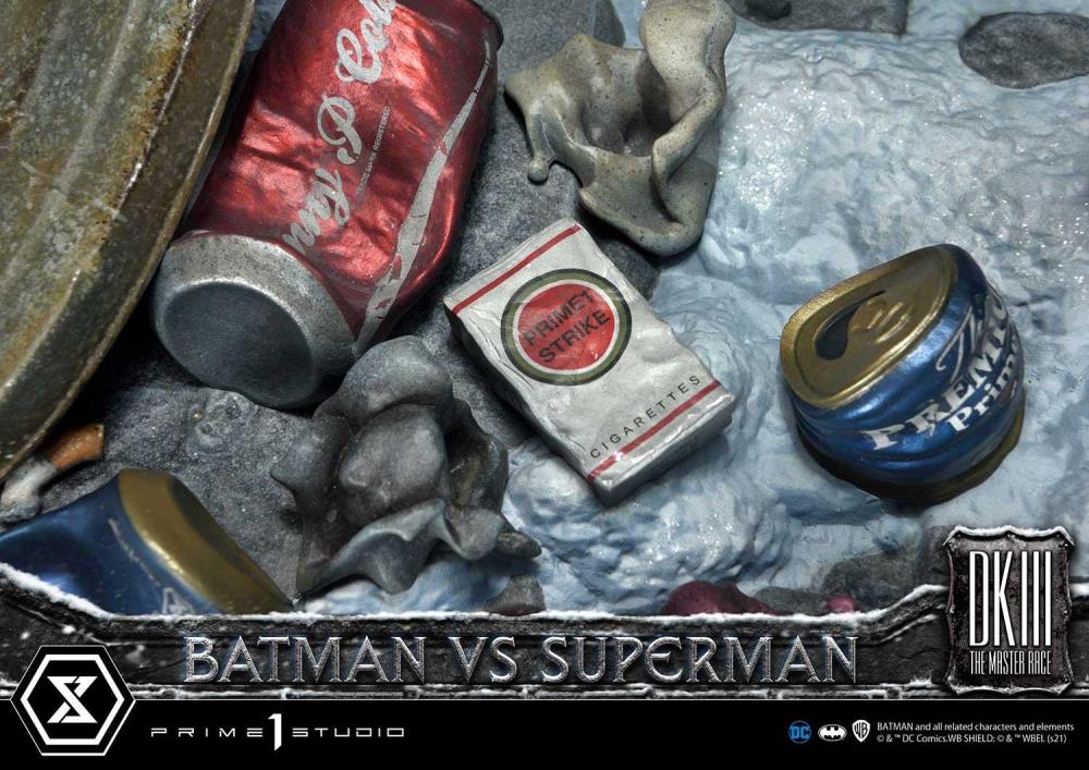 Batman: The Dark Knight Returns Ultimate Diorama Masterline Batman vs. Superman 1/3 Scale Statue Gallery Image 32