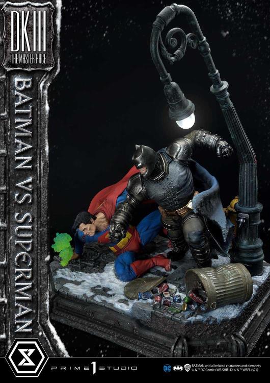 Batman: The Dark Knight Returns Ultimate Diorama Masterline Batman vs. Superman 1/3 Scale Statue Gallery Image 16