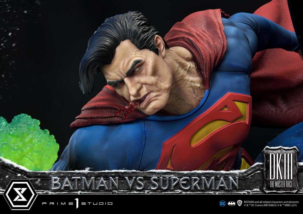 Batman: The Dark Knight Returns Ultimate Diorama Masterline Batman vs. Superman 1/3 Scale Statue Gallery Image 11