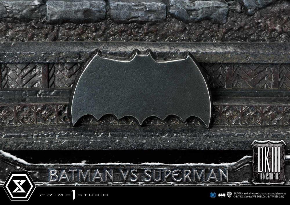 Batman: The Dark Knight Returns Ultimate Diorama Masterline Batman vs. Superman 1/3 Scale Statue Gallery Image 36