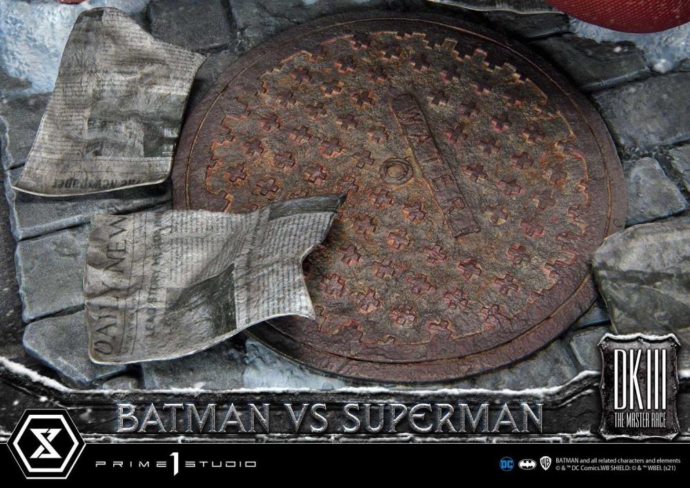 Batman: The Dark Knight Returns Ultimate Diorama Masterline Batman vs. Superman 1/3 Scale Statue Gallery Image 34