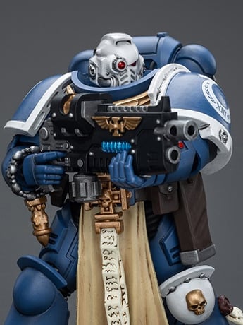 Warhammer 40K Ultramarines Sternguard Veteran with Combi-Plasma 1/18 Scale Action Figure Gallery Image 2