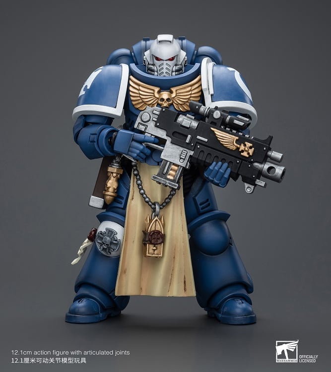 Warhammer 40K Ultramarines Sternguard Veteran with Bolt Rifle 1/18 Scale Action Figure Gallery Image 3