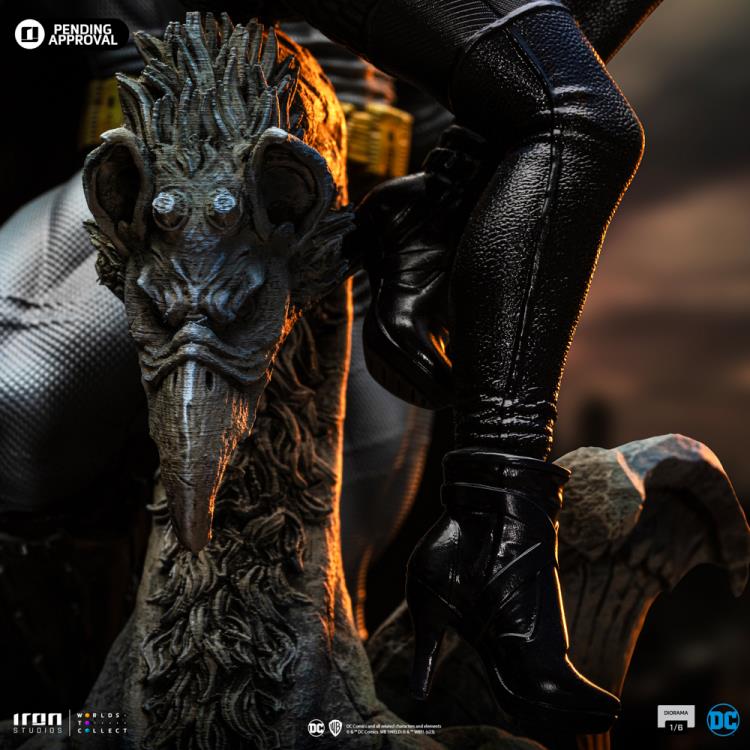 DC Comics Batman and Catwoman 1/6 Scale Limited Edition Diorama Gallery Image 13