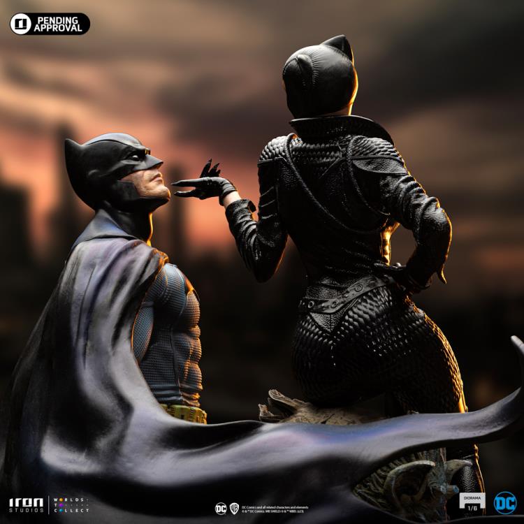 DC Comics Batman and Catwoman 1/6 Scale Limited Edition Diorama Gallery Image 6