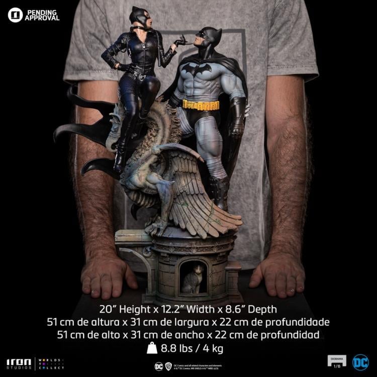 DC Comics Batman and Catwoman 1/6 Scale Limited Edition Diorama Gallery Image 20