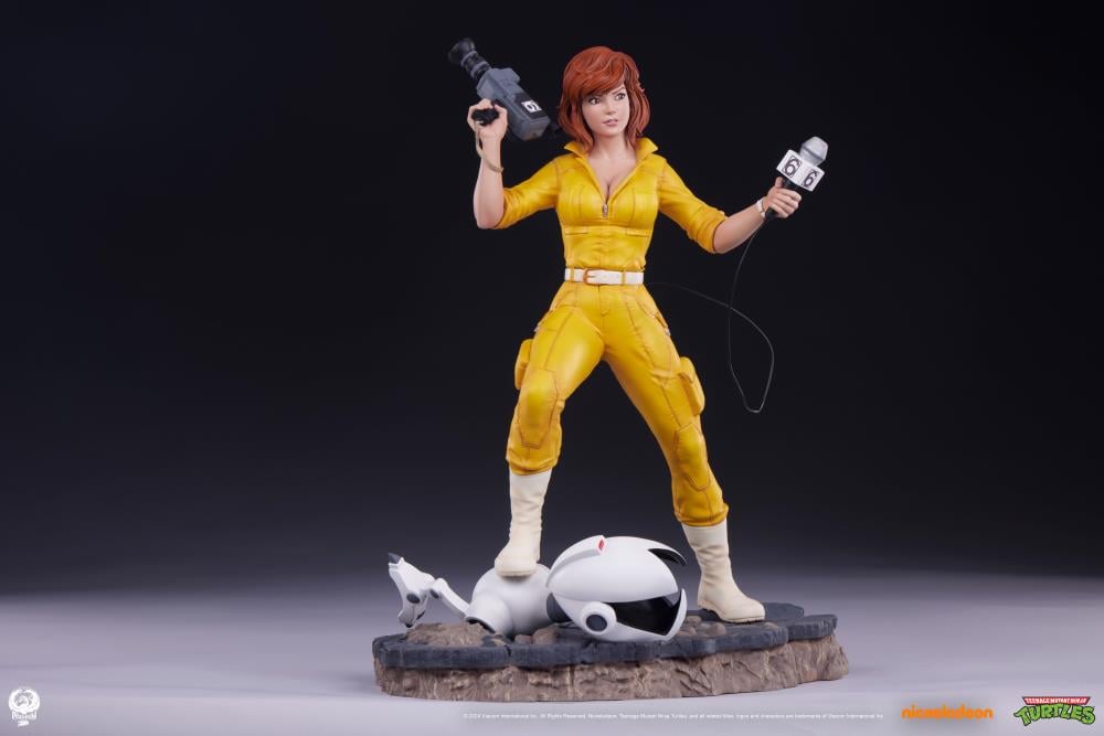 Teenage Mutant Ninja Turtles Premier Series April O'Neil 1/4 Scale Statue Gallery Image 16