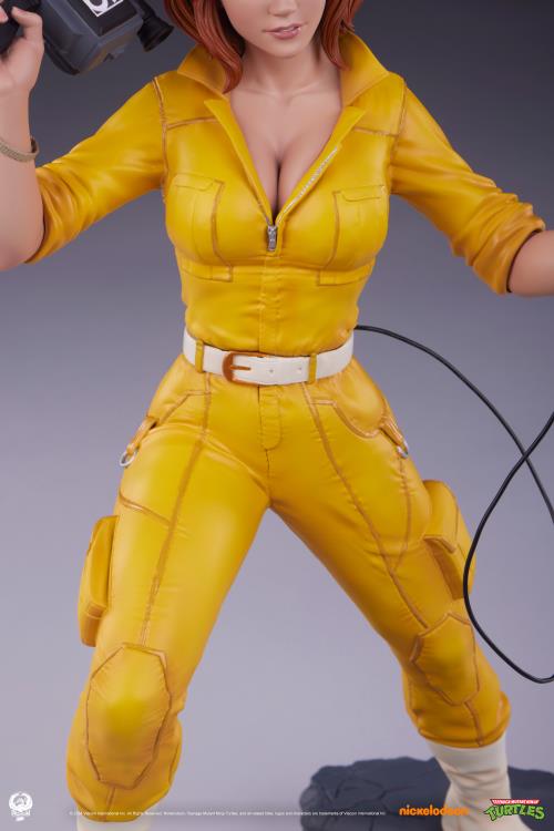 Teenage Mutant Ninja Turtles Premier Series April O'Neil 1/4 Scale Statue Gallery Image 25
