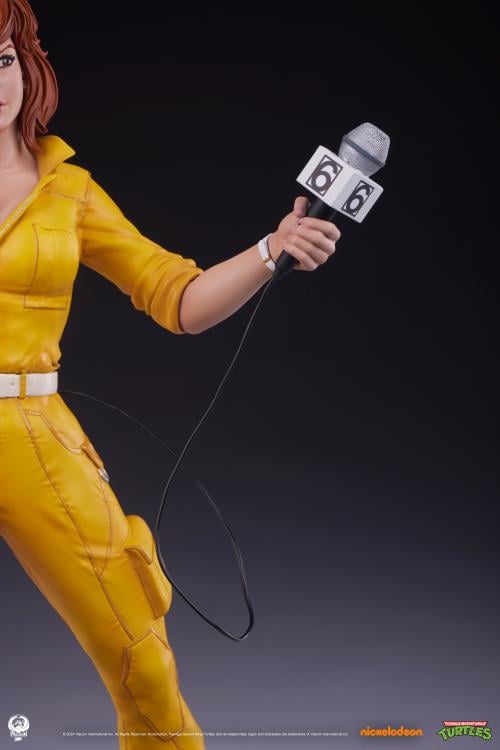 Teenage Mutant Ninja Turtles Premier Series April O'Neil 1/4 Scale Statue Gallery Image 22