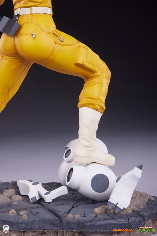 Teenage Mutant Ninja Turtles Premier Series April O'Neil 1/4 Scale Statue Gallery Image 29