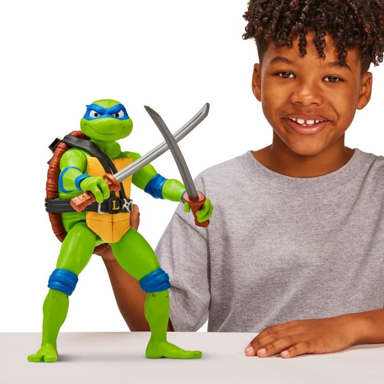 Teenage Mutant Ninja Turtles: Mutant Mayhem Leonardo 12-Inch Giant Figure Gallery Image 7