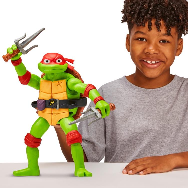Teenage Mutant Ninja Turtles: Mutant Mayhem Raphael 12-Inch Giant Figure Gallery Image 6