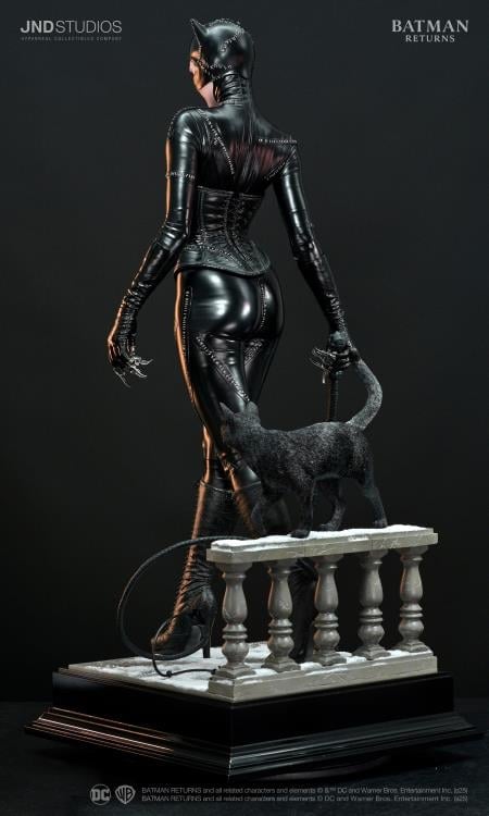 Batman Returns Catwoman 1/3 Scale Statue Gallery Image 6