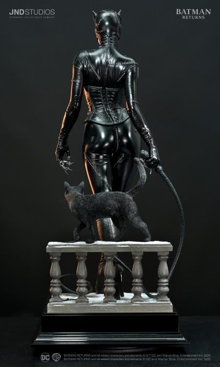Batman Returns Catwoman 1/3 Scale Statue Gallery Image 7